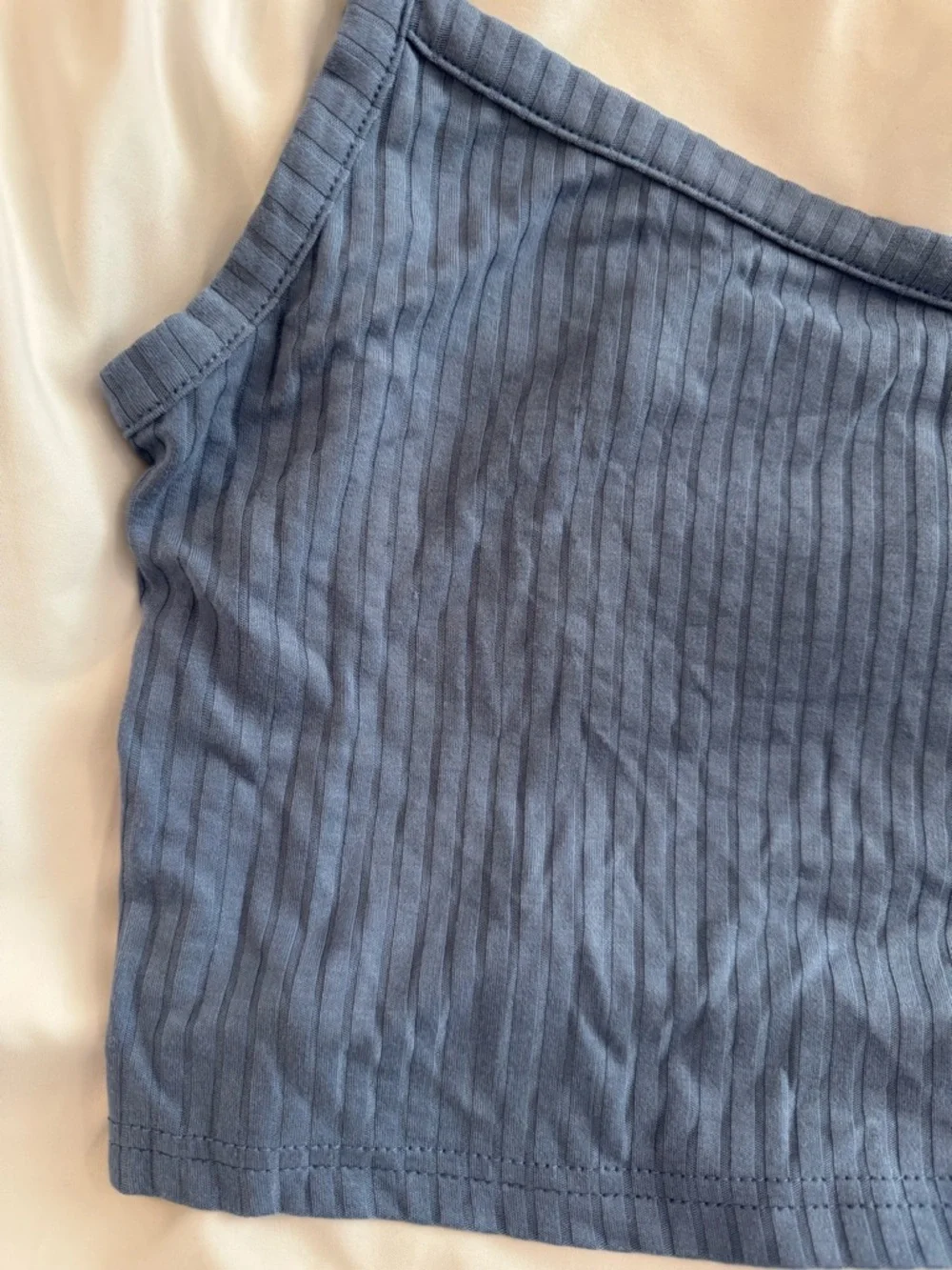 superdown Blue One-Shoulder Ribbed Crop Top - Picture 2 of 3